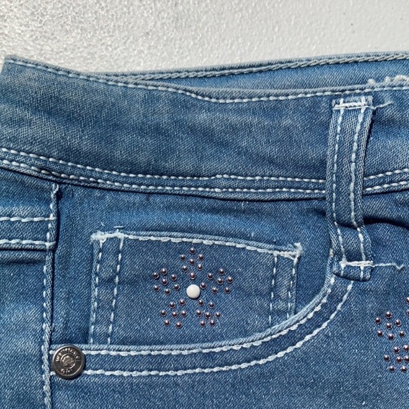 3/$12 Wallflower jean short  bead like accent flower jean short boho girls 5 - Picture 6 of 16
